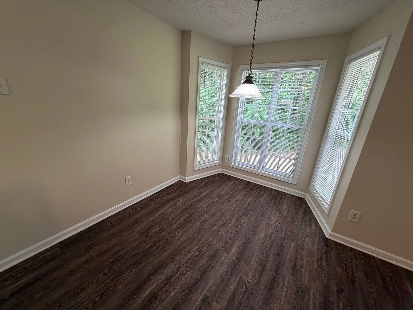 211 Ravenwood Ct. — Photo 4