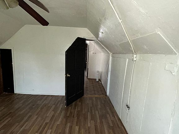 5th image of 2034 Switzer Ave