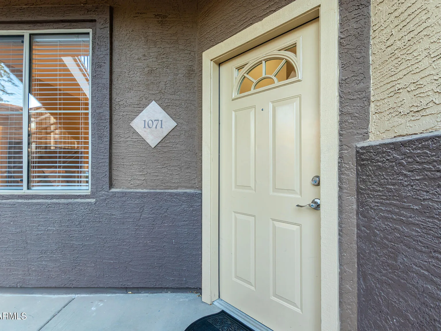 3 bed, 2.0 bath, 1268 sqft, $2,500 — Photo 4