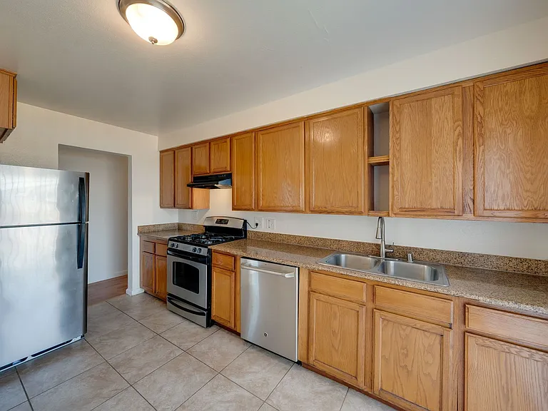 7726 Laurie Way — Photo 8