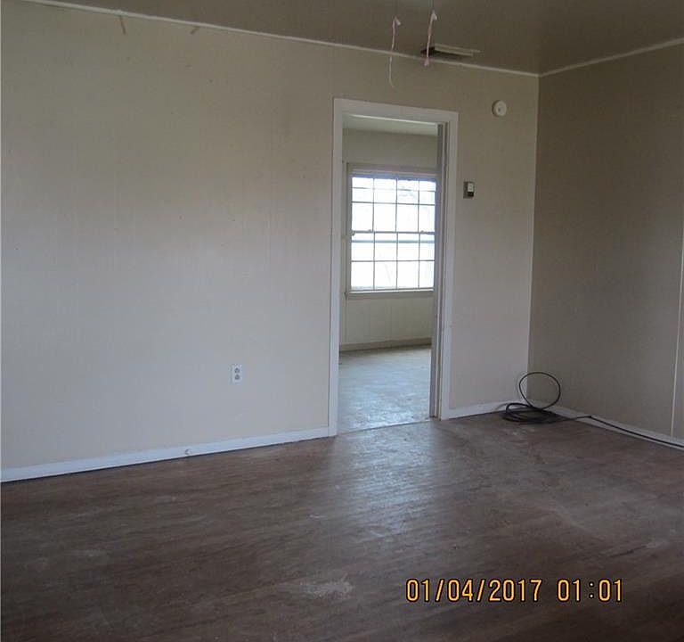 2nd image of 1234 Graham St