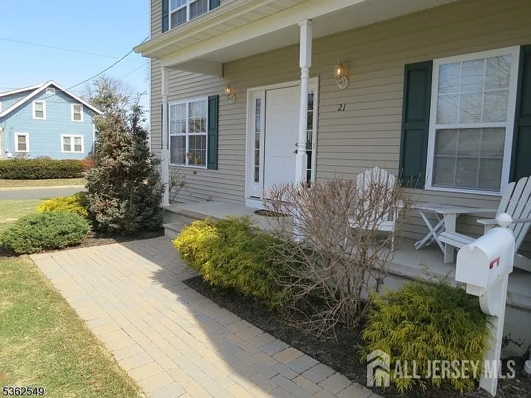 21 Van Syckle Blvd — Photo 3