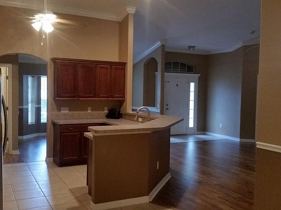 5th image of 2812 Traverse Ave