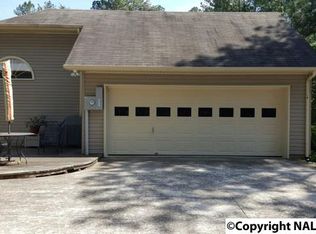 387 Lipscomb Cir, Laceys Spring, AL 35754