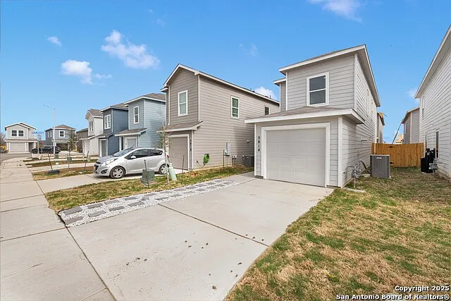 3 bed, 2.5 bath, 1360 sqft, $1,350 — Photo 4