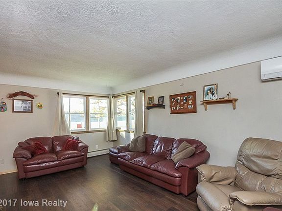 4th image of 700 W Iowa Ave