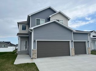 7326 28th St S, Fargo, ND 58104