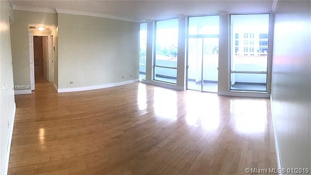 1st image of 700 Biltmore Way APT 306