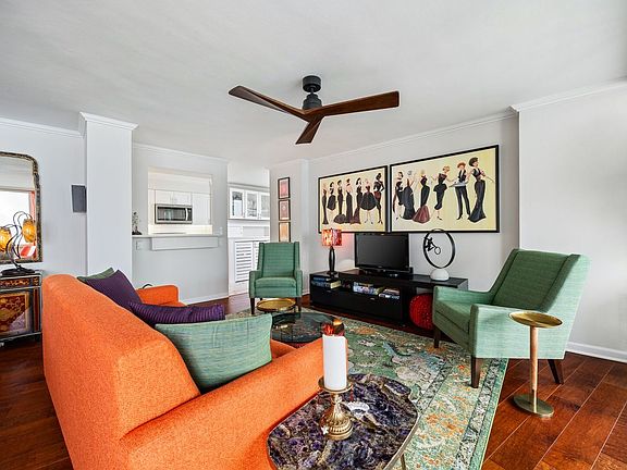 5th image of 940 W Glenlake Ave #34D
