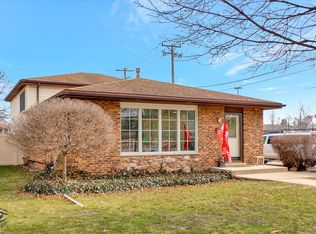 9441 S Hamlin Ave, Evergreen Park, IL 60805