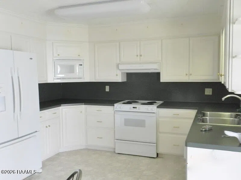 3 bed, 2.0 bath, 1350 sqft, $1,500 — Photo 3