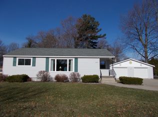 4019 14th St, Menominee, MI 49858