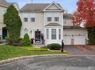 114 Overhill Dr, Parlin, NJ 08859