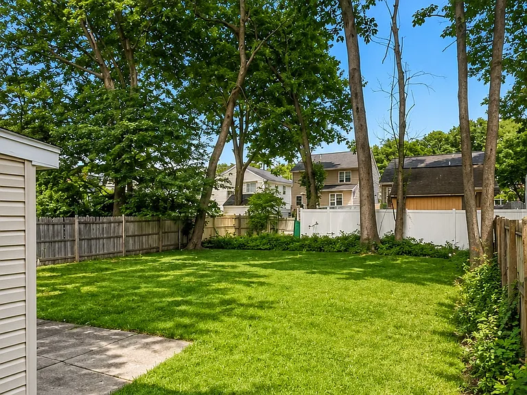 412 Gifford Rd #1 — Photo 3