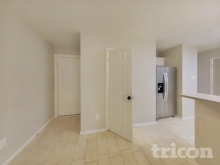 513 Valley View Dr — Photo 4