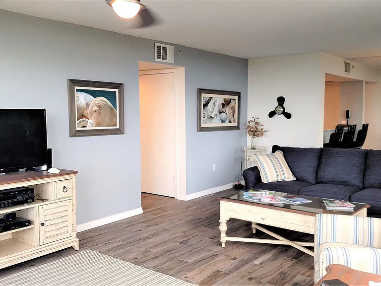 627 Alhambra Rd #702 — Photo 6