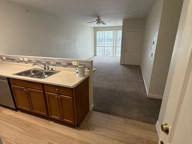 Uptown Brass Apartments — Photo 8