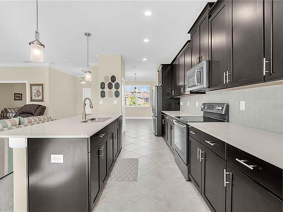 3rd image of 2989 Dayton Dr