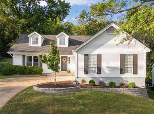 734 Carman Woods Dr, Ballwin, MO