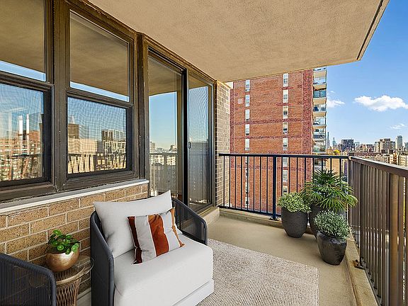 3rd image of 175 W 95th St APT 22C