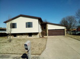 2005 Maple Tree Ln, Cahokia, IL 62206