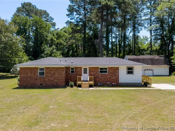 439 McNatt St, Maxton, NC 28364