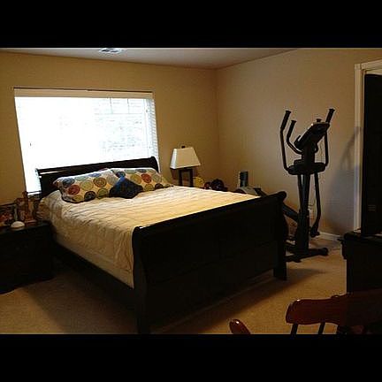 Guest bedroom