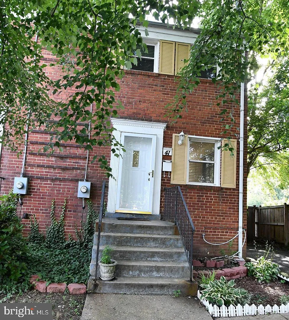 3 bed, 1296 sqft, $2,800 — Photo 3