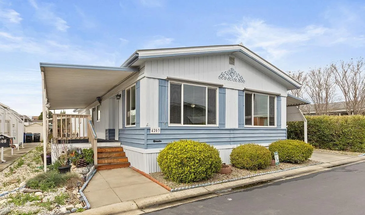 4203 Bouquet Way photo 1