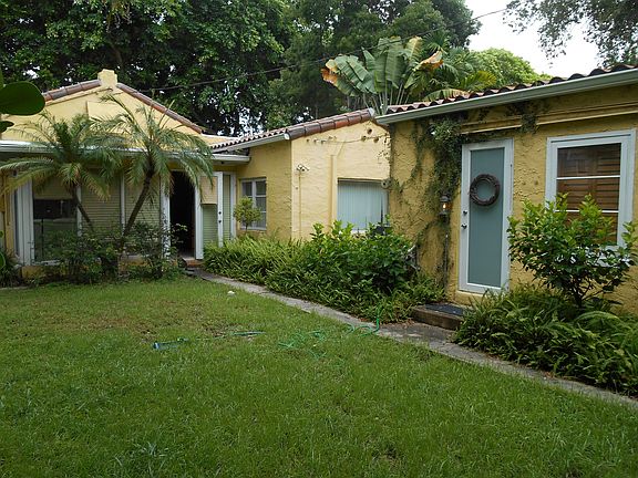 2nd image of 1028 Almeria Ave