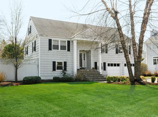 31 Meyer Pl, Riverside, CT 06878