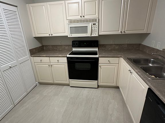 5th image of 619 E Sheridan St APT 106