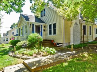 70 Edgewood Ave, Stamford, CT 06907