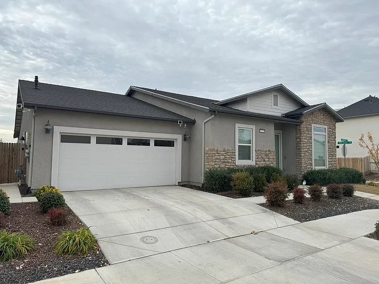 3751 Gabriel Dr — Photo 2