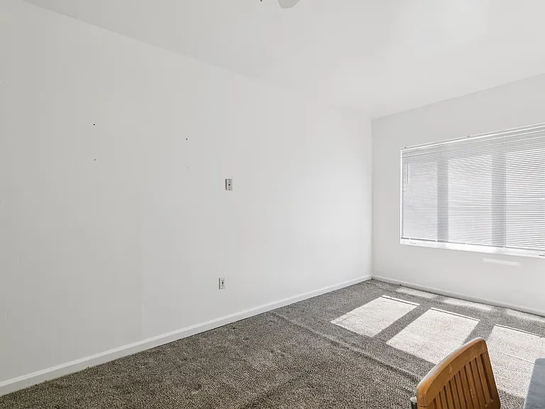 3379 Frederick St — Photo 32