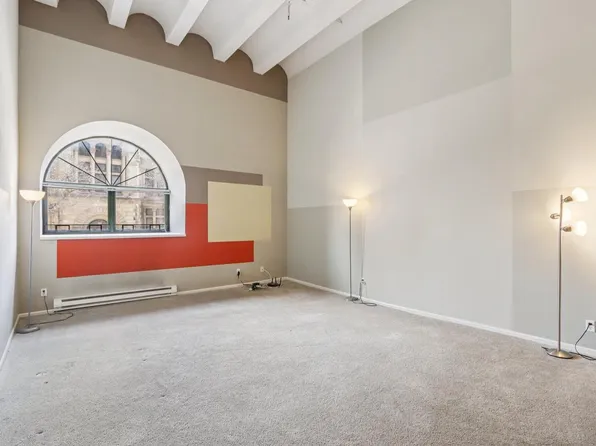 270 E Highland AVENUE #223, Milwaukee, WI 53202