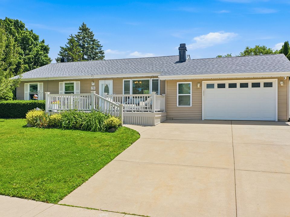 1st image of 218 Windridge Dr