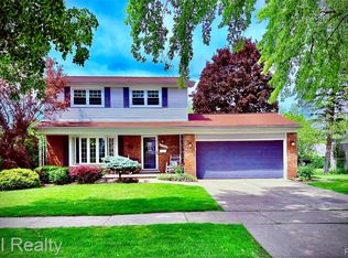 29902 Lyndon St, Livonia, MI 48154