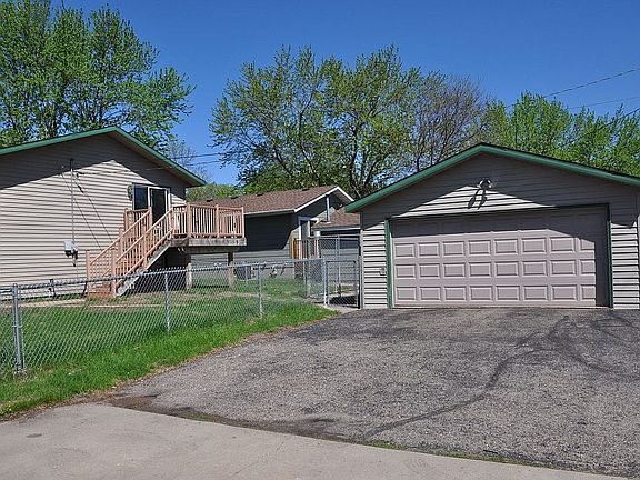 3rd image of 146 36th Ave N