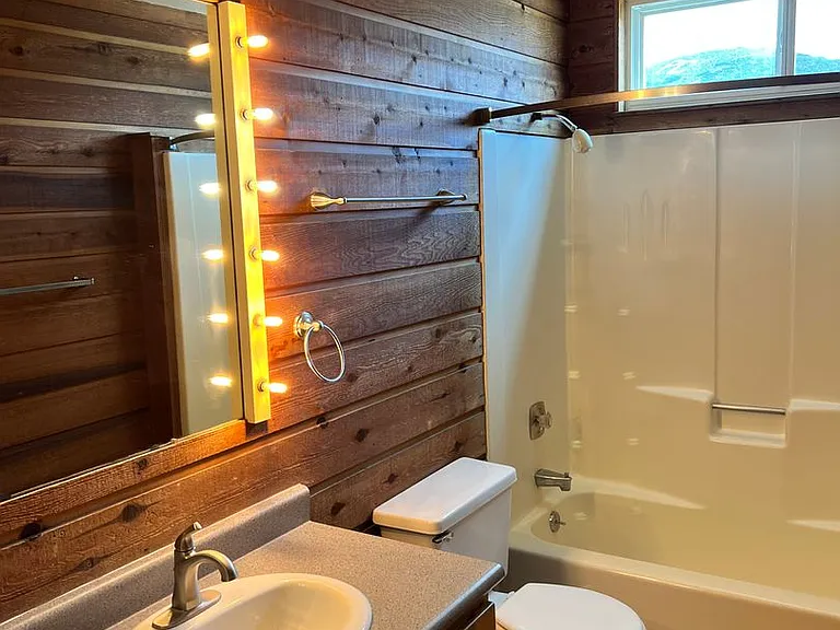 2320 Calumet Cir #B — Photo 8