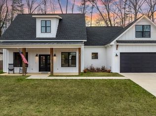 7805 S Shoreline Blvd, Benton, AR 72019