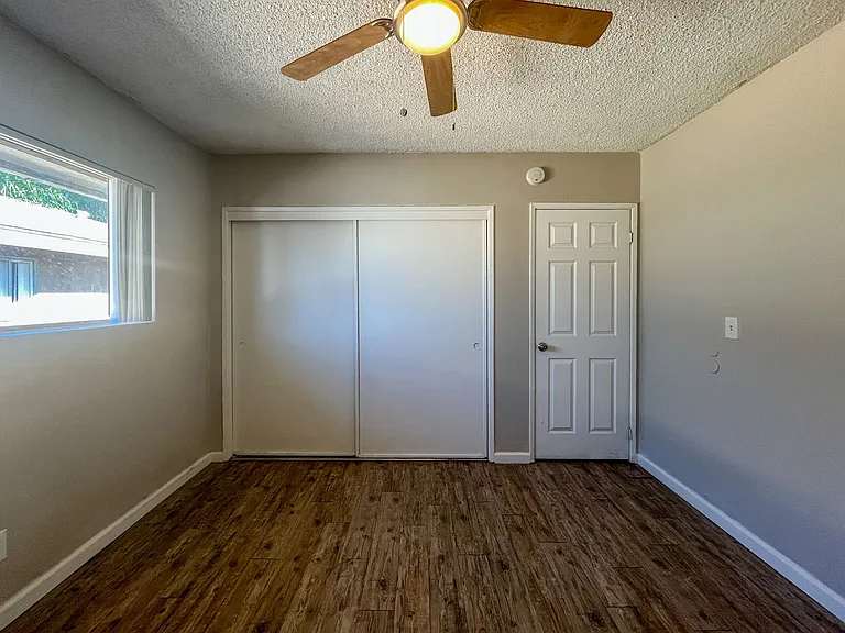 1828 W Glen Ave — Photo 13