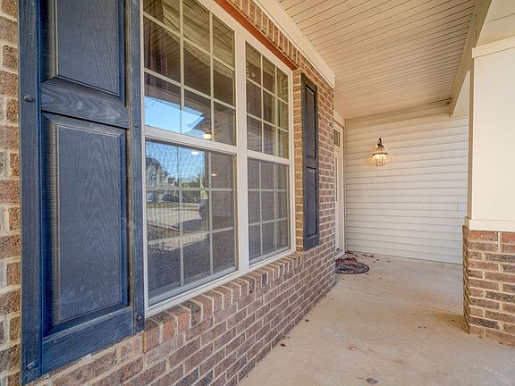 5th image of 570 Rolling Meadows Dr