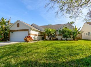 1516 River Oaks Dr, Tarpon Springs, FL 34689
