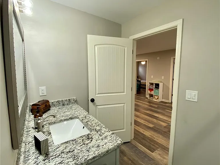 1095 Mountain Springs Dr NW — Photo 16