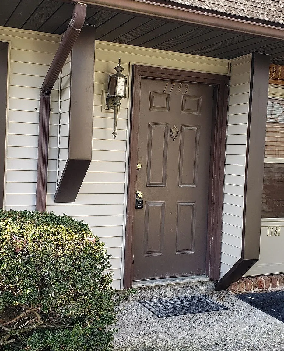 1733BCS — Photo 1