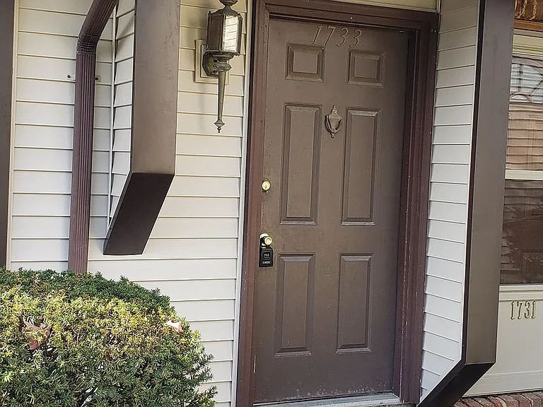 1733 Blue Course Dr — Photo 1