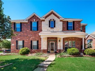 423 Persimmon Dr, Grand Prairie, TX 75052