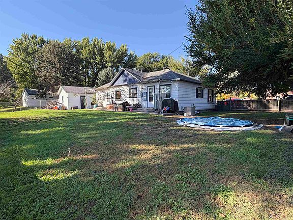 5th image of 203 W Cedar