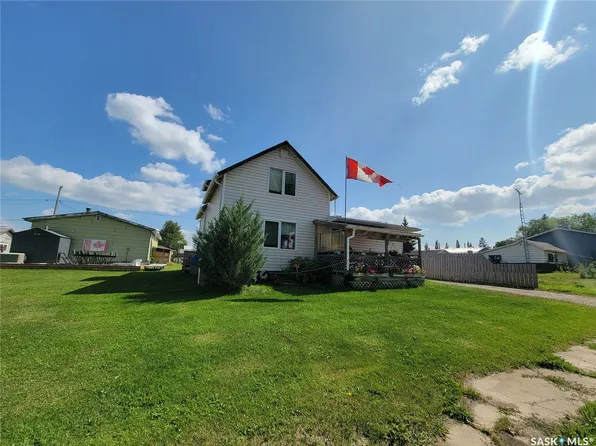 118 2nd Street W, St Walburg, SK S0M 2T0